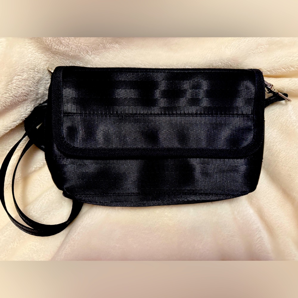 Harveys Foldover Crossbody Black Rare